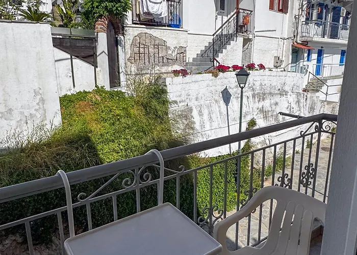 Apart Otel Platis House 3*