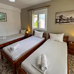 Platis House 3* スキアトスタウン