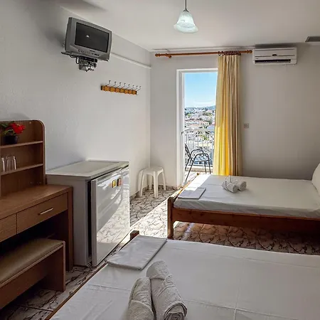 Aparthotel Platis House *