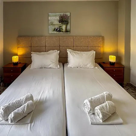 Aparthotel Platis House