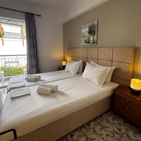 Aparthotel Platis House *
