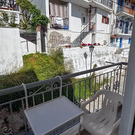 Aparthotel Platis House *